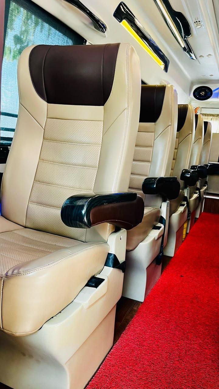 Tempo Traveller image 20