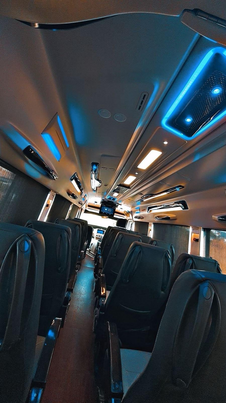 Tempo Traveller image 18