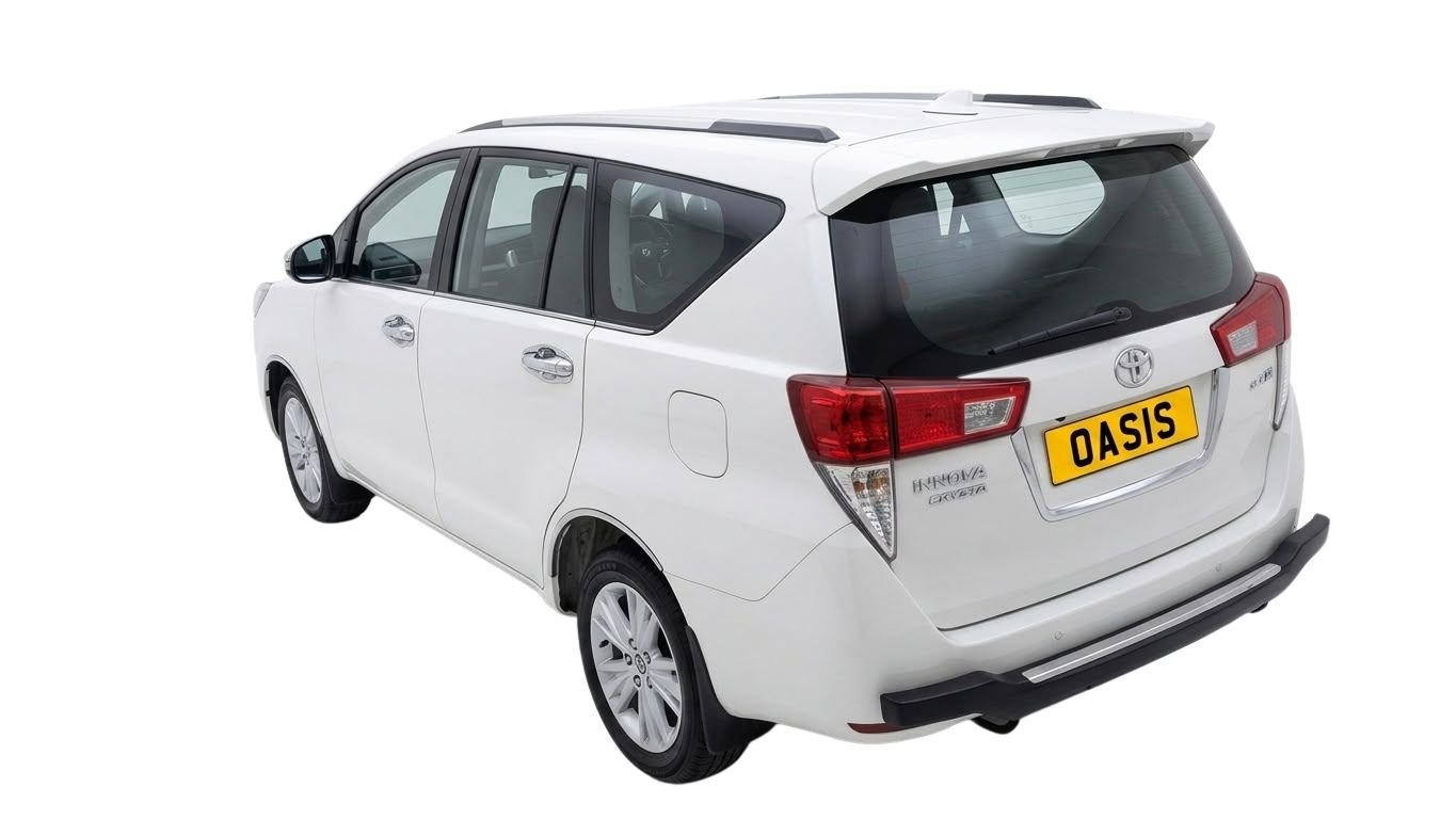 Toyota Innova Crysta image 1