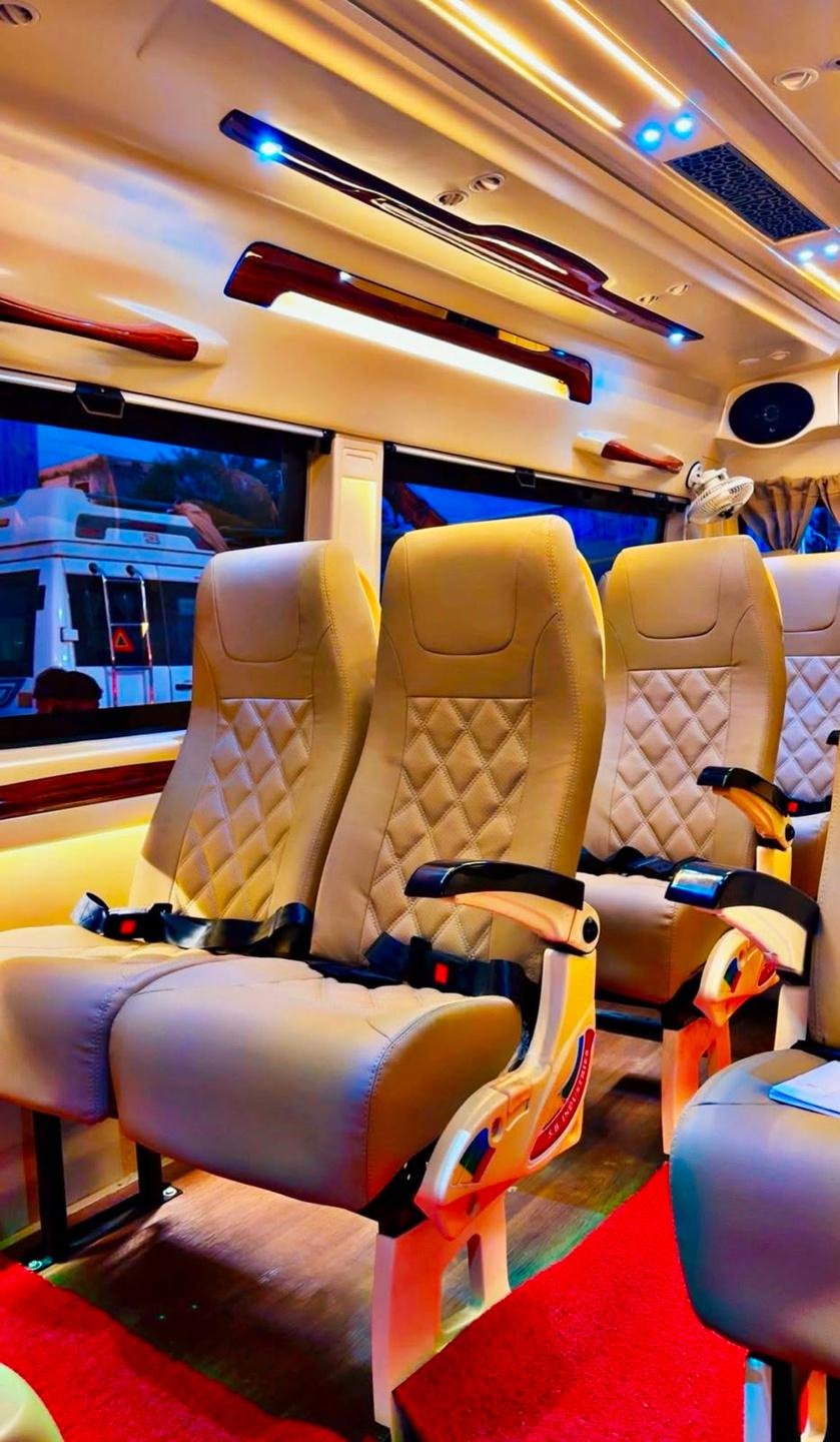 Tempo Traveller image 10