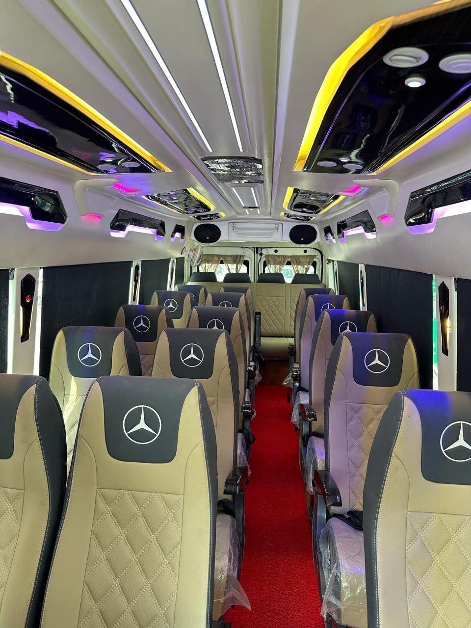 Tempo Traveller image 15
